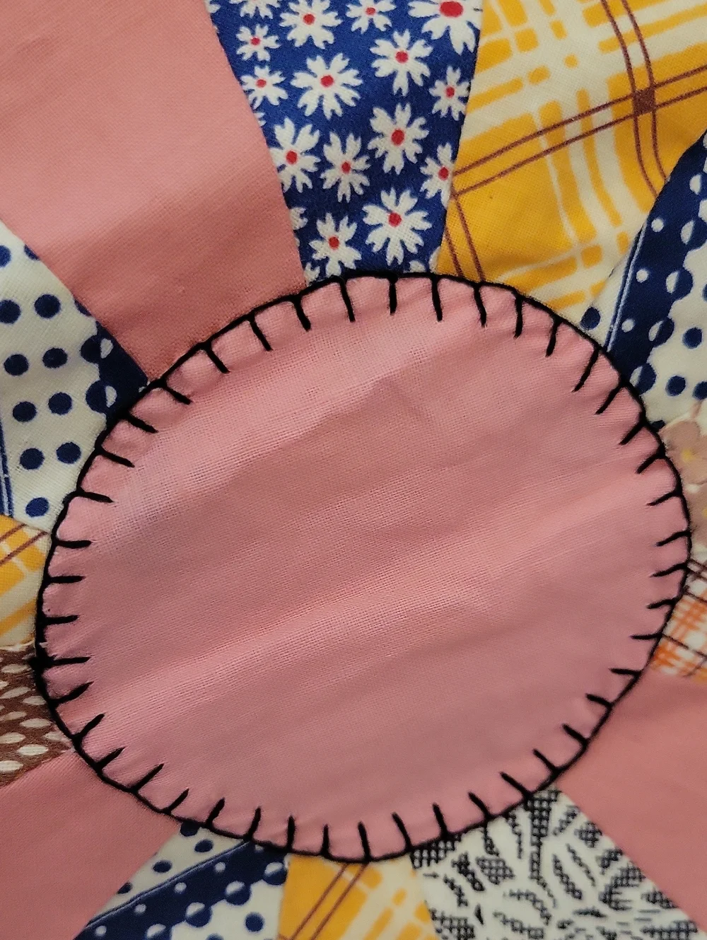 Vintage Dresden Plate Bedspread